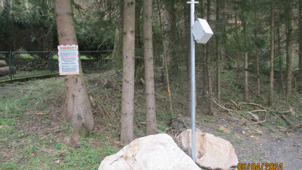 POL-GS: Sachbeschädigung an Kamera - Foto: presseportal.de