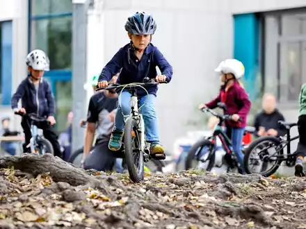 Kinderfahrräder im ADAC Test: Sicherheitsmängel und technische Schwächen bei einigen Modellen / Beim Kauf auf Qualität und Sicherheit achten - Foto: presseportal.de
