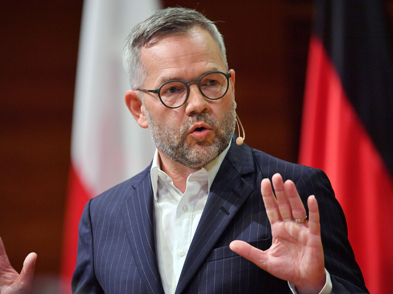 «Ich will immer noch mal daran erinnern, nicht von Israel geht Aggression aus, sondern von Hamas-Terroristen»: Michael Roth. - Foto: Martin Schutt/dpa