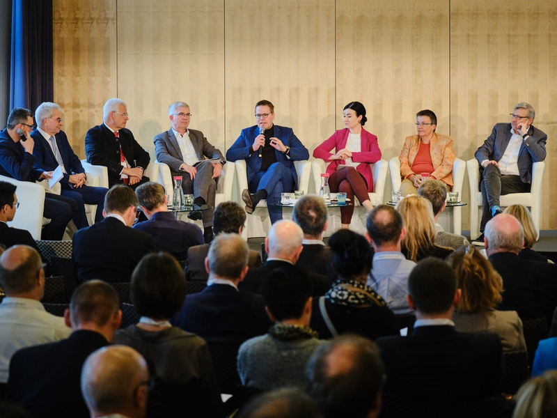 Presseeinladung zum DAV-Wirtschaftsforum Die Apothekenreform der Ampel-Koalition - Chance oder Umbruch? am 23./24. April 2024 in Potsdam - Foto: presseportal.de