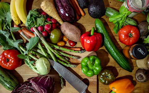 Die Studienteilnehmer ernähren sich entweder vegan, vegetarisch, pescetarisch oder essen sowohl pflanzliche als auch tierische Produkte. - Foto: Fabian Sommer/dpa