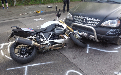 POL-AC: Auto stößt mit Motorrad zusammen - Motorradfahrer kommt schwer verletzt ins Krankenhaus - Foto: presseportal.de