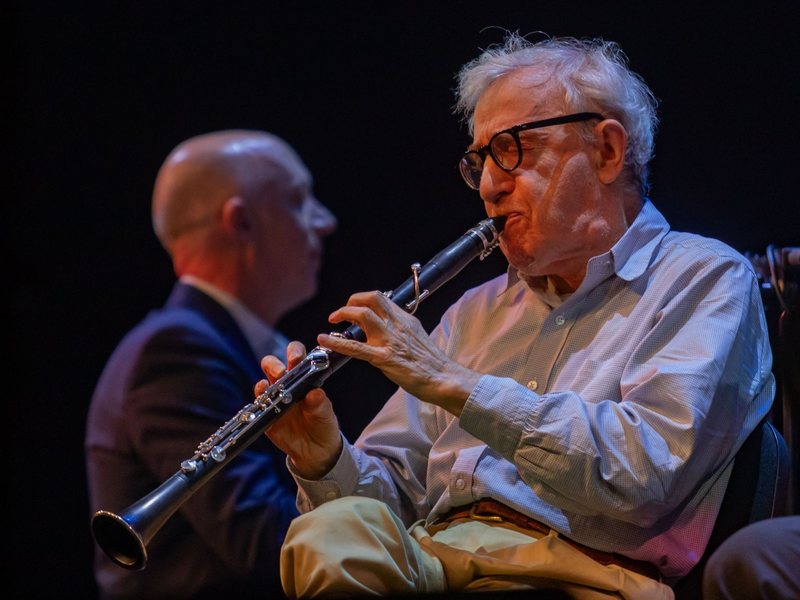 Woody Allen an der Klarinette 2023 beim  Barcelona Jazz Festival. - Foto: Kike Rincón/EUROPA PRESS/dpa