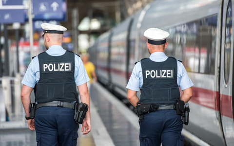 BPOL-KS: Diebe stehlen Handys und Laptops im ICE - Foto: presseportal.de