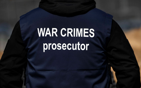 «War Crimes Prosecutor» («Ankläger für Kriegsverbrechen»)
Ein Ermittler eines internationalen Forensik-Teams. - Foto: Carol Guzy/ZUMA/dpa