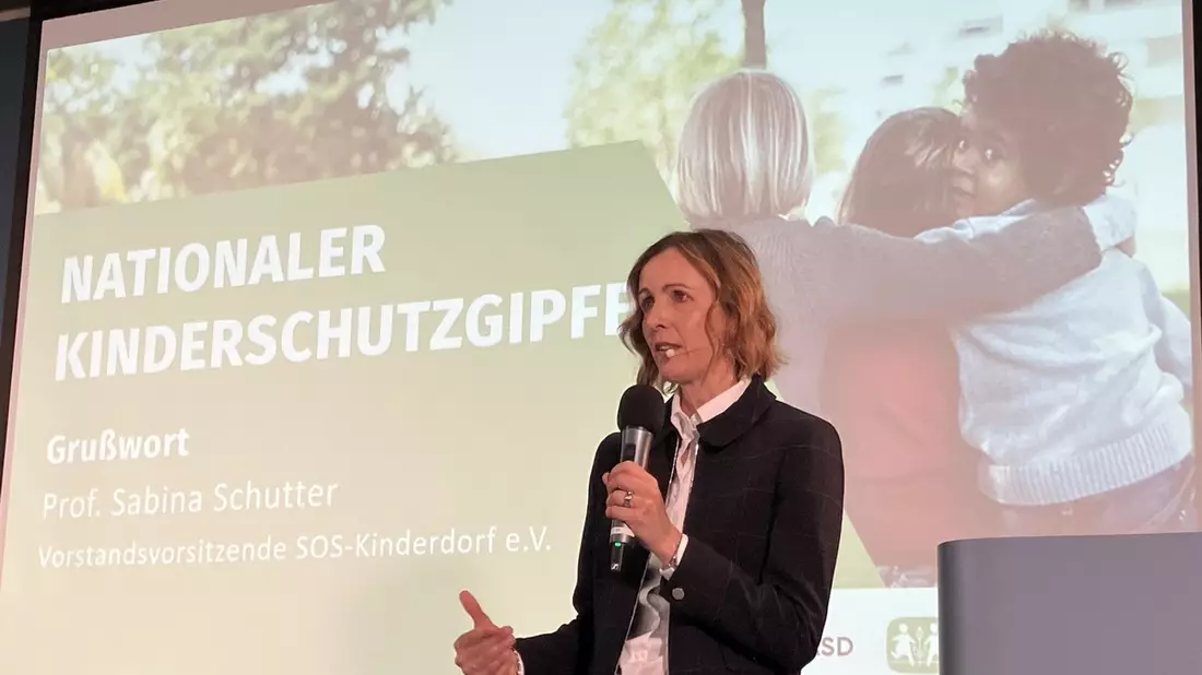 Kinderschutz muss immer an erster Stelle stehen / Nationaler Kinderschutzgipfel von SOS-Kinderdorf und Bundesarbeitsgemeinschaft Allgemeine Soziale Dienste - Bild: presseportal.de