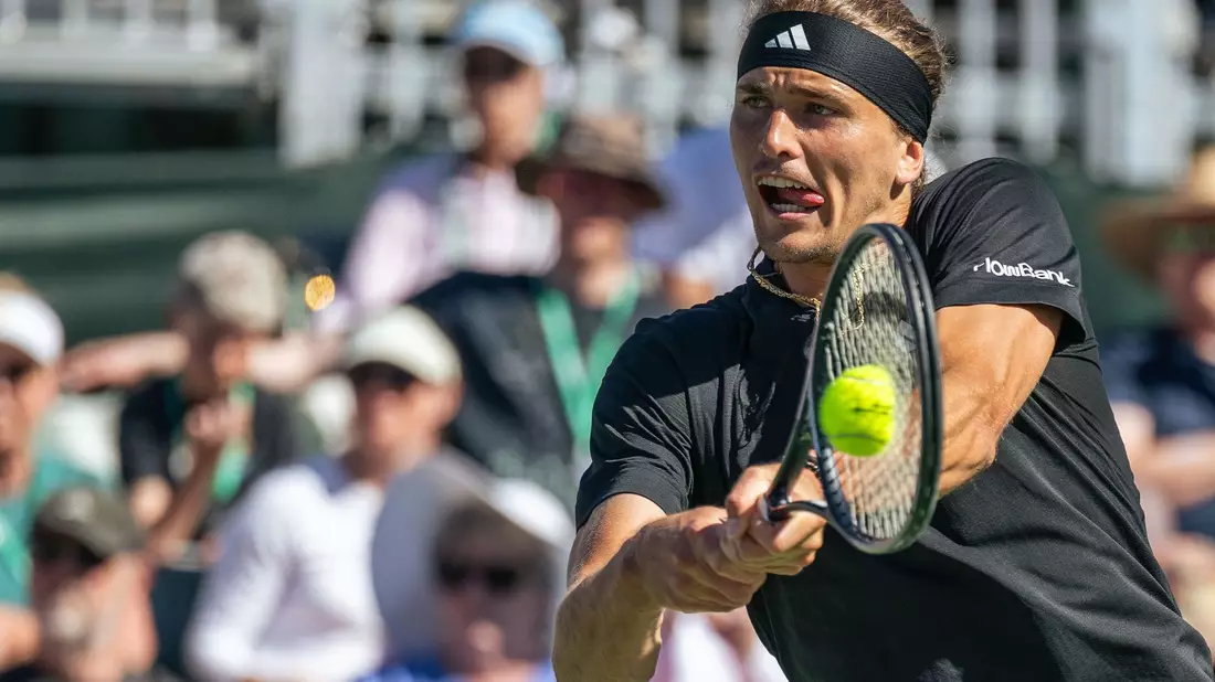 Hat beim Masters in Monte-Carlo das Achtelfinale erreicht: Alexander Zverev. - Bild: Maximilian Haupt/dpa/Archivbild