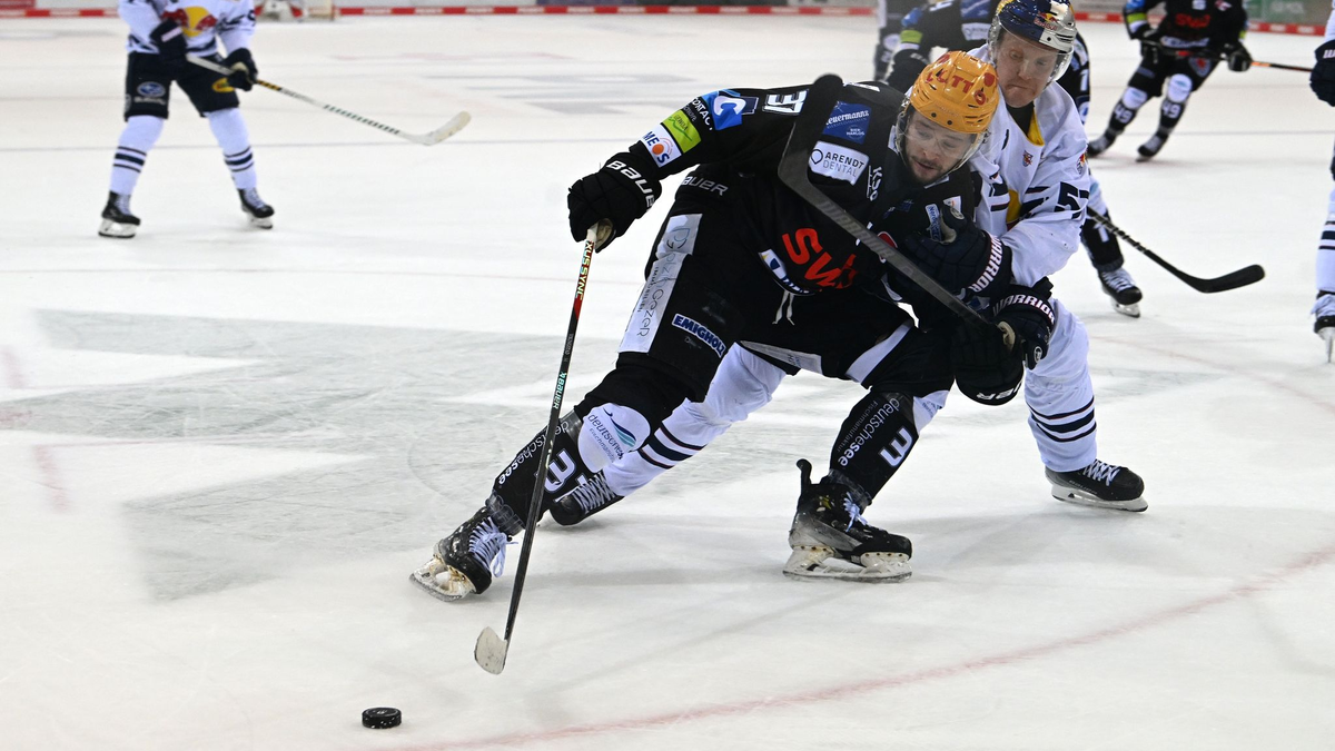 Das Aus im Playoff-Halbfinale gegen Bremerhaven beendete eine ohnehin durchwachsene Saison des Münchner Star-Ensembles. - Foto: Carmen Jaspersen/dpa