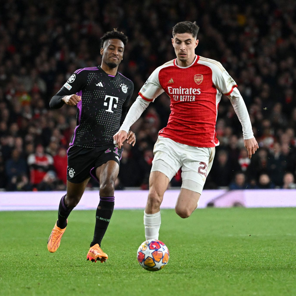 Stand in der Startelf der Londoner: Kai Havertz (r). - Foto: Sven Hoppe/dpa