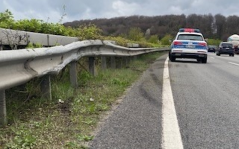 POL-PDPS: Unfallflucht bei Überholmanöver auf der Autobahn - Foto: presseportal.de