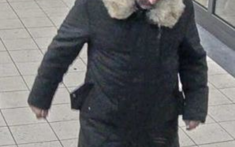 POL-H: Öffentlichkeitsfahndung: Wer kennt diesen Betrüger? - Foto: presseportal.de