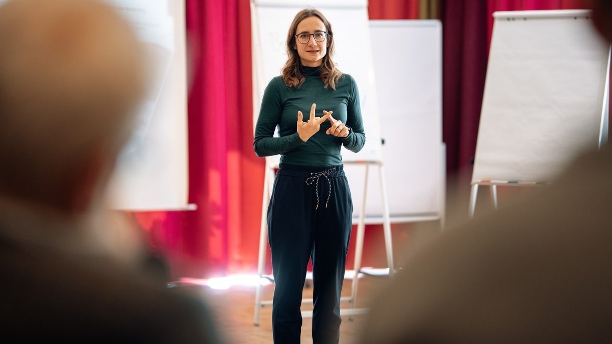 Tag der Arbeitssicherheit am 28.04.2024: Sicherheitsingenieurin warnt vor unterschätzten Risiken und erklärt, wie Unternehmen nachrüsten können - Foto: presseportal.de