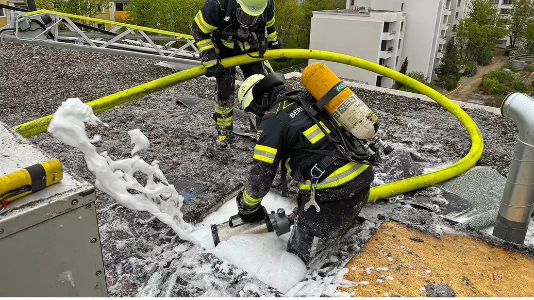 FW-M: Es brennt in der Betondecke (Hadern) - Bild: presseportal.de