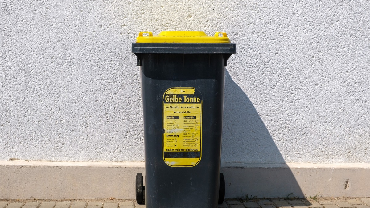Alles klar bei der gelben Tonne? / Warum Vielzahl an Recycling-Siegeln Verbraucher in die Irre führt - Foto: presseportal.de