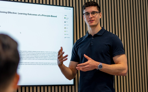 Niklas Burkhardt: Wie sich der Lernaufwand durch eine gehirnoptimierte Lernstrategie endlich auszahlt und Studierende verlässlich sehr gute Noten schreiben - Foto: presseportal.de