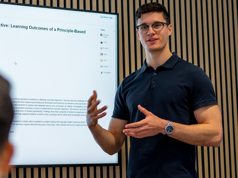 Niklas Burkhardt: Wie sich der Lernaufwand durch eine gehirnoptimierte Lernstrategie endlich auszahlt und Studierende verlässlich sehr gute Noten schreiben - Foto: presseportal.de