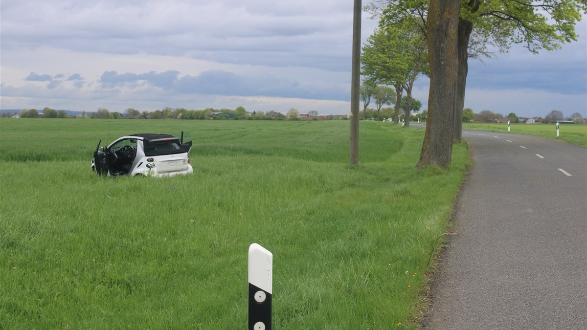 POL-DN: Im Feld überschlagen - Foto: presseportal.de