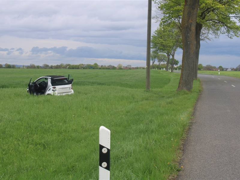 POL-DN: Im Feld überschlagen - Foto: presseportal.de