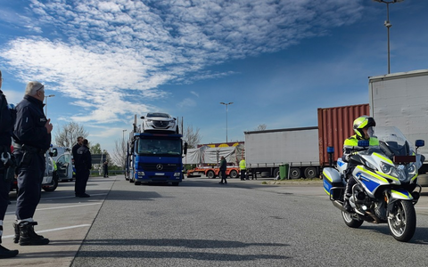 POL-PPRP: Drogenfahrt und Haftbefehle bei länderübergreifender Kontrolle des gewerblichen Güterverkehrs - Foto: presseportal.de