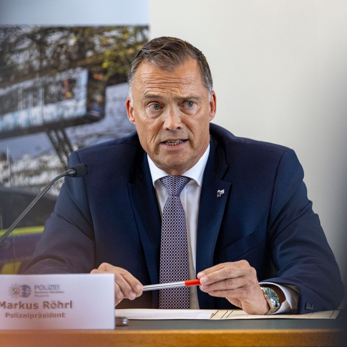 Wuppertals Polizeipräsident Markus Röhrl hält die Tat für «weitgehend aufgeklärt». - Foto: Christoph Reichwein/dpa