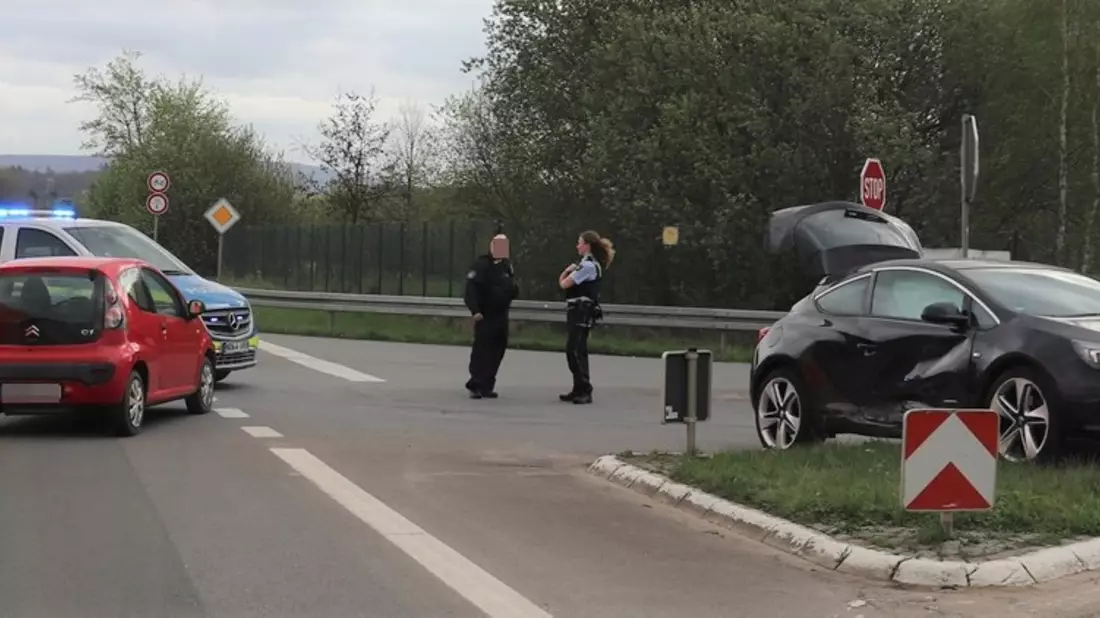 POL-HX: Unfall im Kreuzungsbereich - Bild: presseportal.de