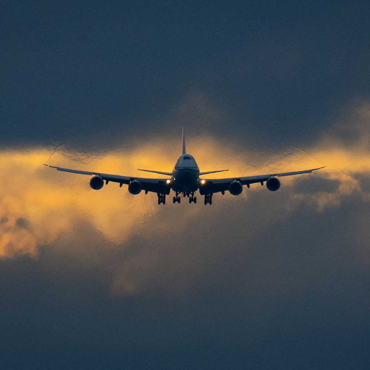 Für die Flugreisen von Politikern gibt es eine neue Regelung. - Foto: Boris Roessler/dpa