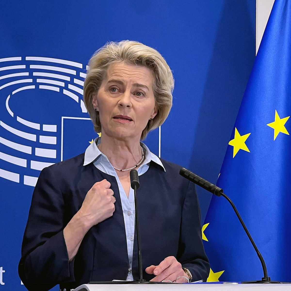 EU-Kommissionspräsidentin Ursula von der Leyen begrüßte die Zustimmung des Parlaments zur Asylreform. - Foto: Jessica Lichetzki/dpa