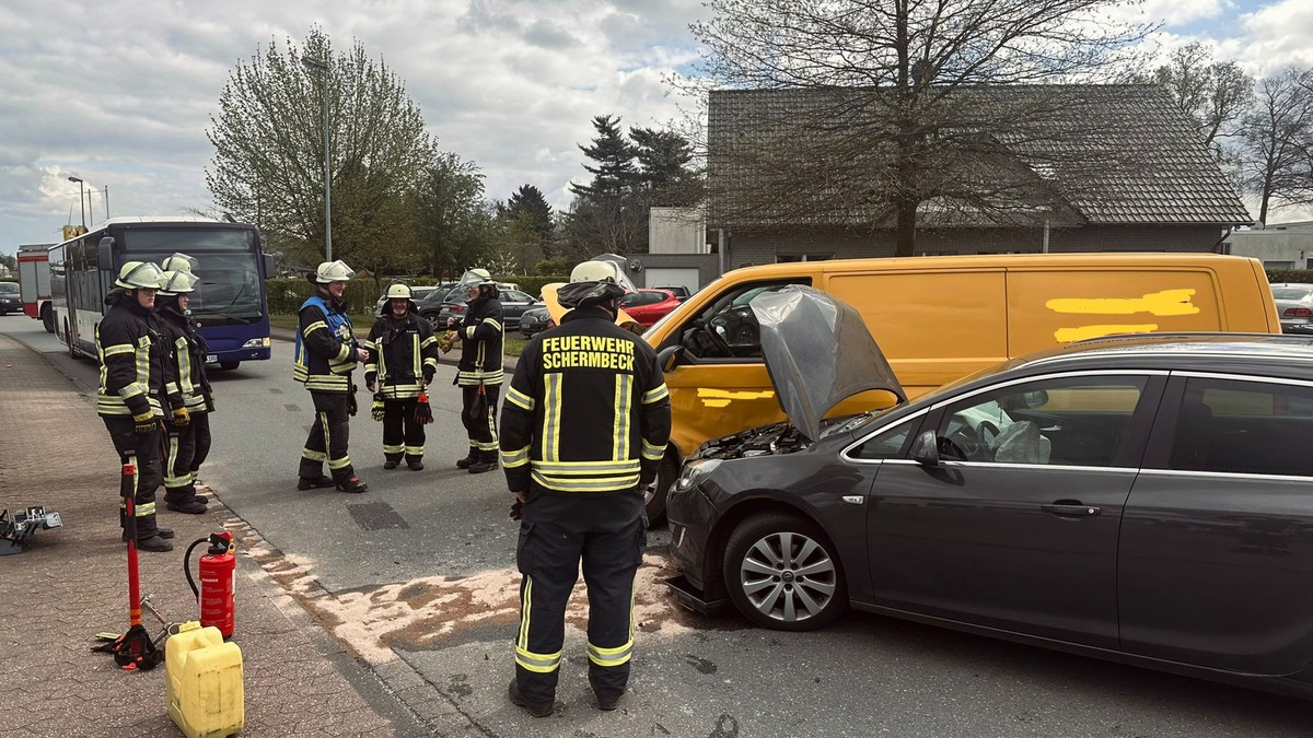 FW-Schermbeck: Auslaufende Betriebsmittel nach Verkehrsunfall - Foto: presseportal.de