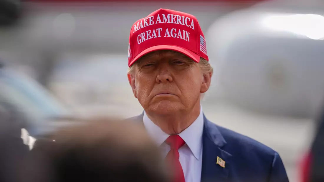 Hintergrund des Falls ist, dass Trump 2016 kurz vor seiner Wahl zum Präsidenten 130.000 US-Dollar Schweigegeld an die Pornodarstellerin Stormy Daniels zahlen ließ. - Bild: Jason Allen/AP/dpa