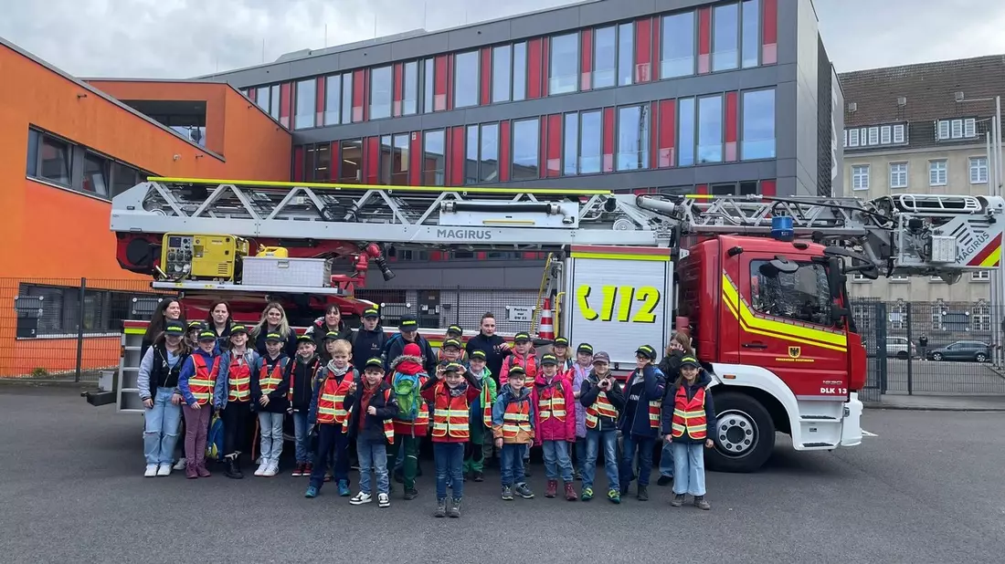 FW-OE: Die Kleinen bei den Großen - Bild: presseportal.de