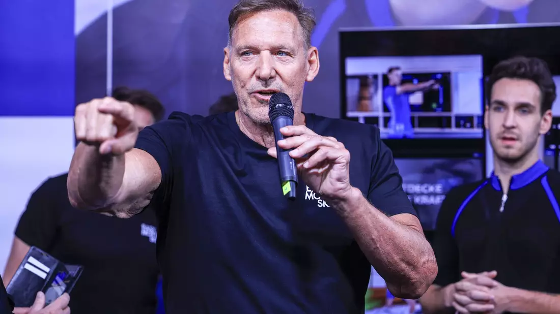 Der Schauspieler und ehemalige Bodybuilder Ralf Möller ist als «Fitness-Ikone» auf der Fibo in Köln. - Bild: Oliver Berg/dpa