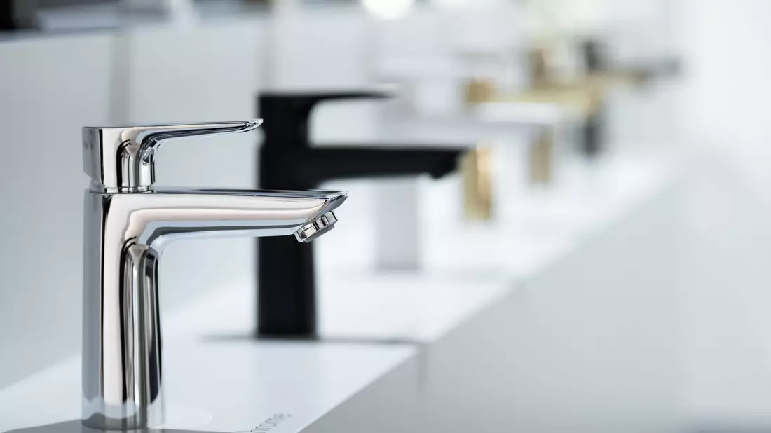 Insgesamt erzielte Hansgrohe 2023 einen Umsatz von rund 1,4 Milliarden Euro. - Bild: Silas Stein/dpa