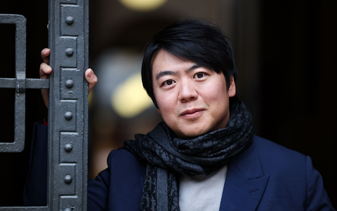 Der «Leonardo Da Vinci des Klaviers» - Pianist Lang Lang wird auf dem Walk of Fame verewigt. - Foto: Jan Woitas/dpa Der «Leonardo Da Vinci des Klaviers» - Pianist Lang Lang wird auf dem Walk of Fame verewigt. - Foto: Jan Woitas/dpa