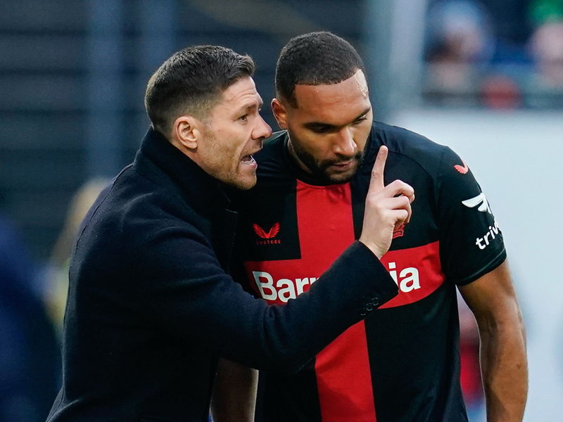 Jonathan Tah schwärmt von Leverkusens Trainer Xabi Alonso. - Foto: Uwe Anspach/dpa