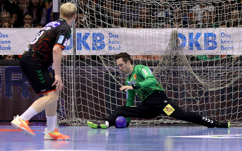 Magdeburgs Torhüter Nikola Portner wurde wegen eines möglichen Doping-Vergehens suspendiert. - Foto: Eroll Popova/dpa