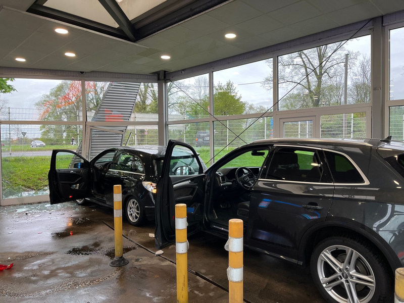 POL-WES: Moers - Unfall im Vorraum einer Waschanlage - Foto: presseportal.de