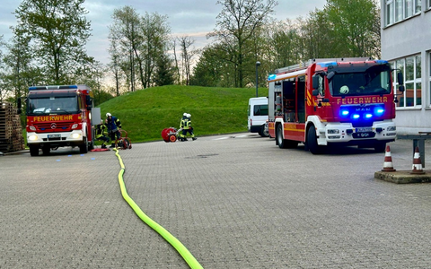FW-EN: Ausgelöste Brandmeldeanlagen - Feuer in einer Werkstatt & weitere Brandmeldung aus Hotel - Foto: presseportal.de FW-EN: Ausgelöste Brandmeldeanlagen - Feuer in einer Werkstatt & weitere Brandmeldung aus Hotel - Foto: presseportal.de