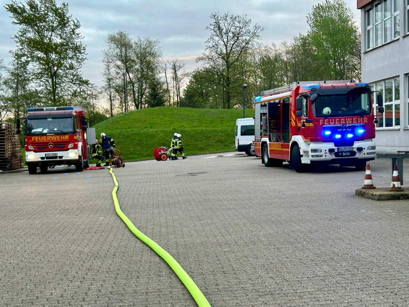 FW-EN: Ausgelöste Brandmeldeanlagen - Feuer in einer Werkstatt & weitere Brandmeldung aus Hotel - Foto: presseportal.de