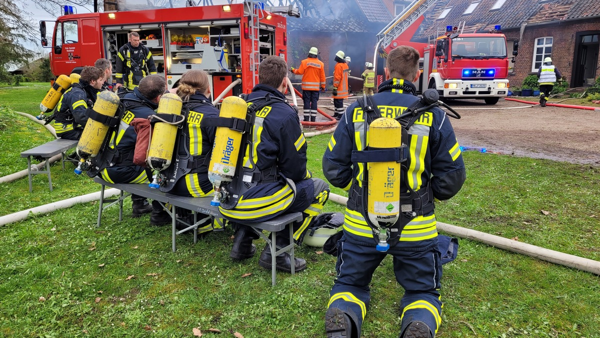 FW-ROW: Großbrand in Jeddingen - Foto: presseportal.de