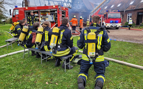 FW-ROW: Großbrand in Jeddingen - Foto: presseportal.de
