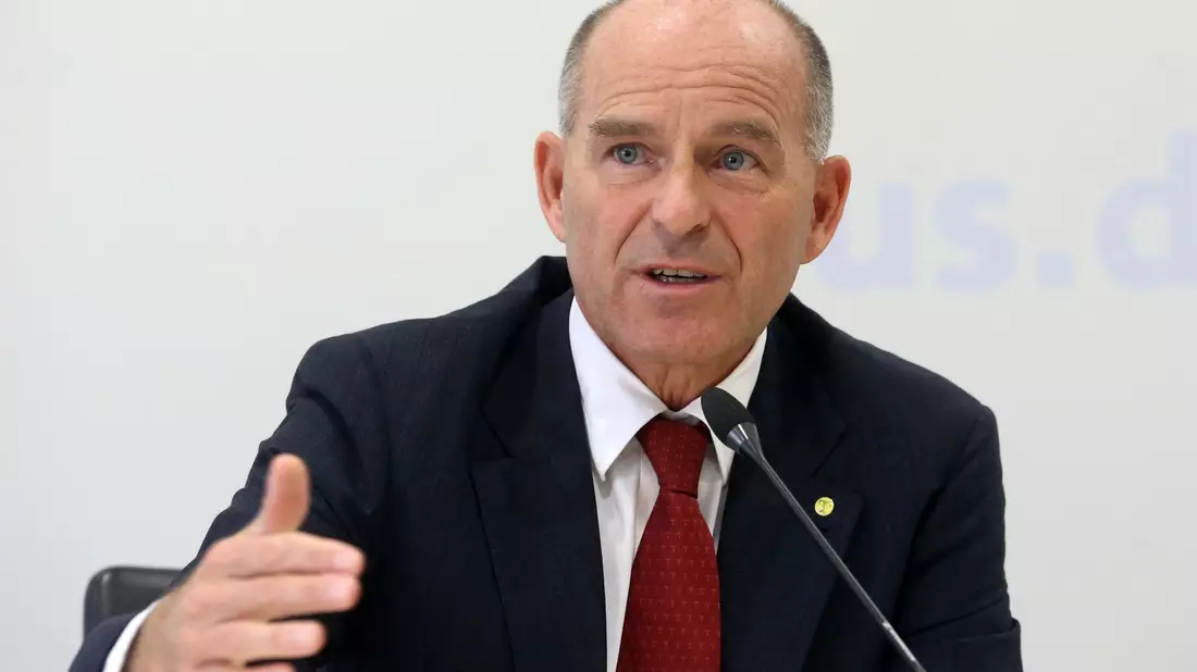 Im April 2018 von einer Skitour nicht mehr zurückgekehrt: Karl-Erivan Haub. - Bild: Roland Weihrauch/dpa