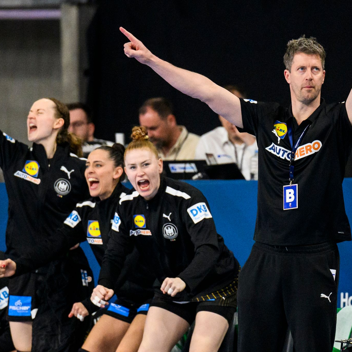 Die DHB-Frauen feierten einen erfolgreichen Auftakt in die Olympia-Qualifikation. - Foto: Tom Weller/dpa