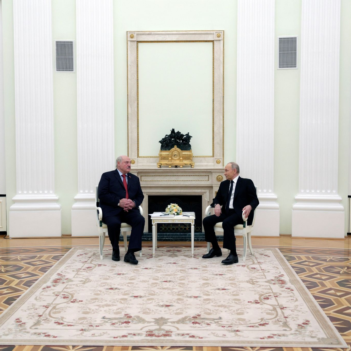 Wladimir Putin (r) und Alexander Lukaschenko im Kreml. - Foto: Gavriil Grigorov/Pool Sputnik Kremlin/AP/dpa