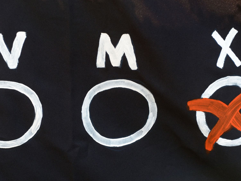 Bislang war eine Änderung des eigenen Geschlechtseintrages beim Amt mit hohen Hürden verbunden. Die Bundesregierung will dies mit dem Selbstbestimmungsgesetz ändern. - Foto: Peter Steffen/dpa