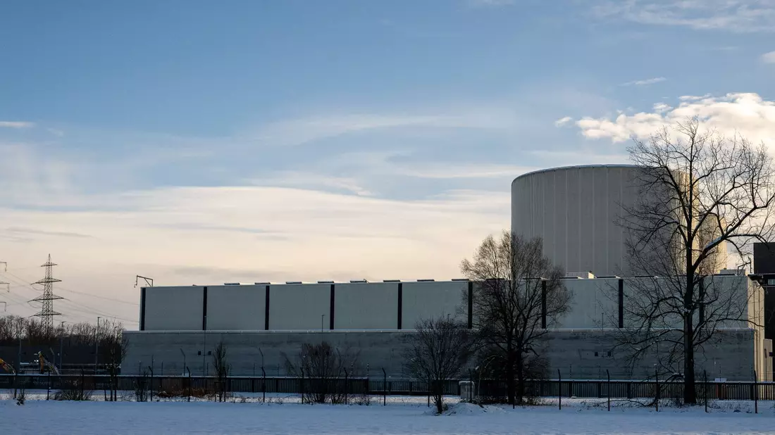 In dieser Halle auf dem Gelände des früheren Kernkraftwerks Gundremmingen wird der Atommüll gelagert. - Bild: Stefan Puchner/dpa