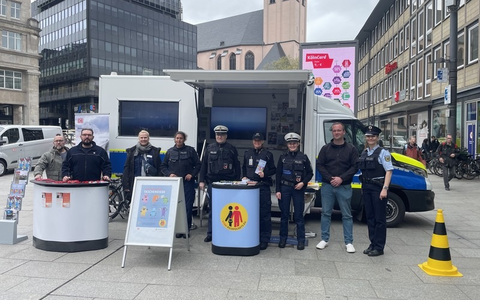 BPOL NRW: Kriminalprävention am Kölner Hauptbahnhof / Bundespolizei präsentiert neues Präventionsmobil - Foto: presseportal.de