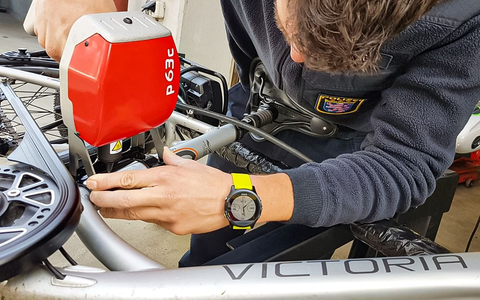 POL-LDK: Herborn: Polizei codiert Fahrräder auf dem Hof der Polizeistation - Foto: presseportal.de
