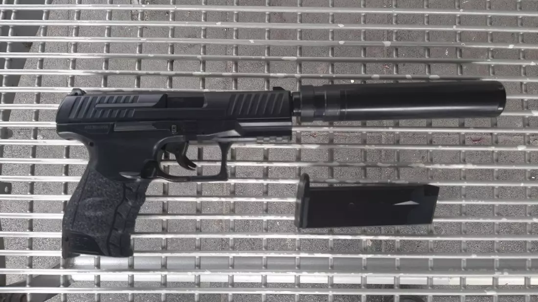 BPOLD-B: Bundespolizei nimmt Mann mit Softairwaffe fest - Bild: presseportal.de