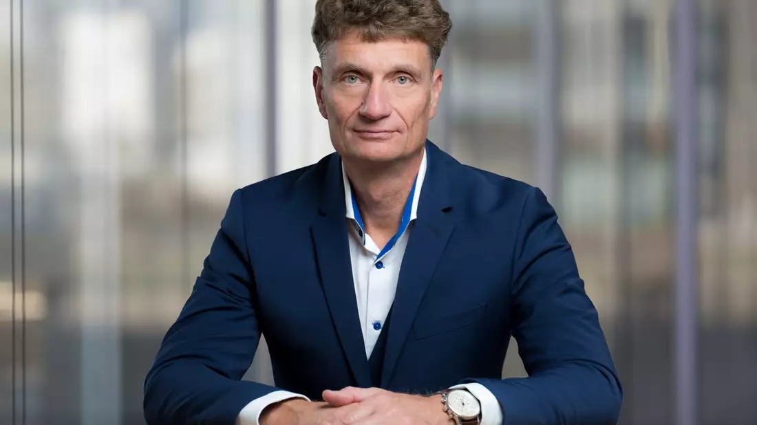 Schluss mit dem Kliniksterben: IT-Experte Frank Becker verrät, wie die Digitalisierung dem Gesundheitswesen wieder auf die Beine helfen kann - Bild: presseportal.de