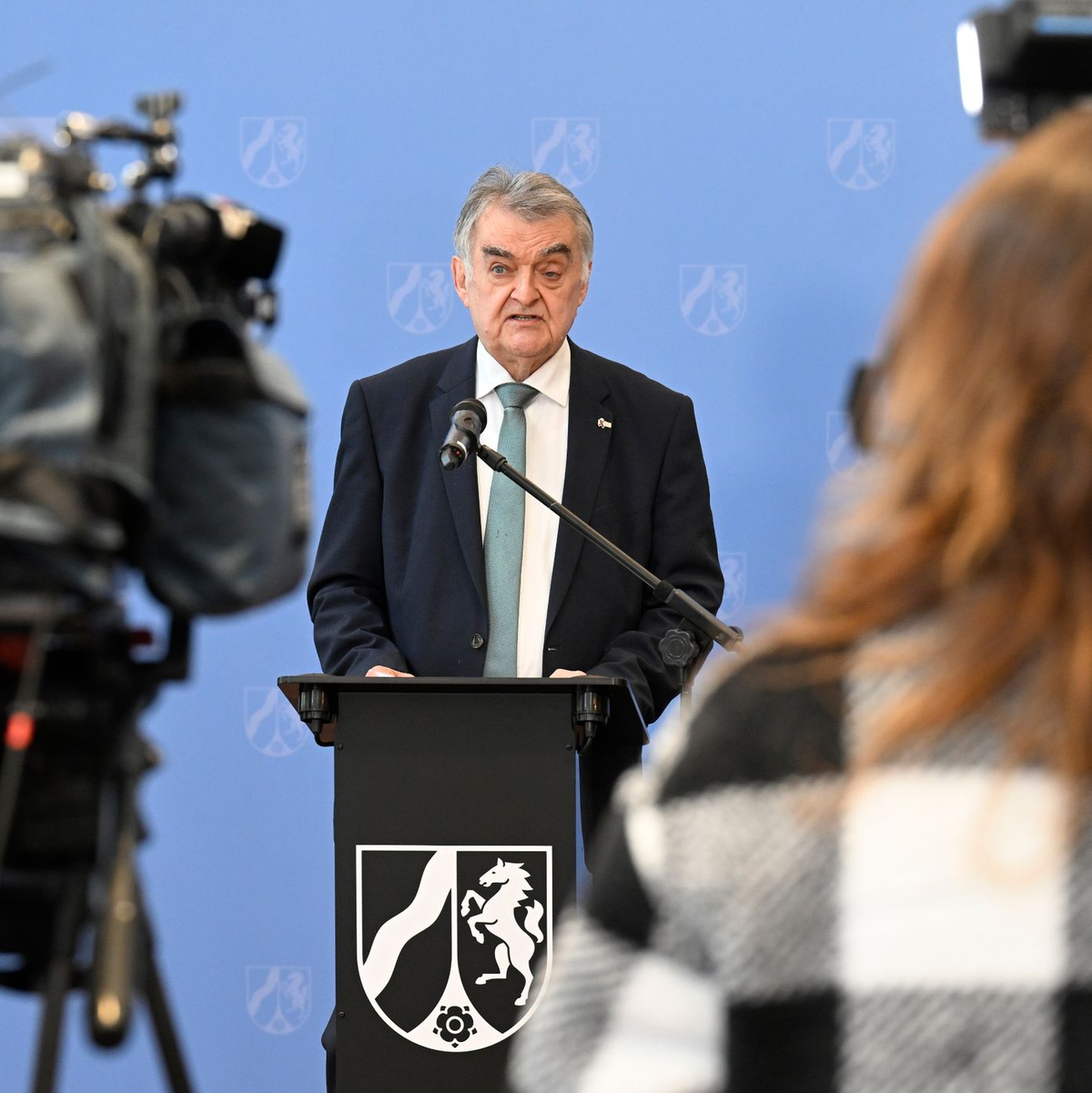 NRW-Innenminister Herbert Reul: «Es hat geklappt, Schlimmeres zu verhindern.» - Foto: Roberto Pfeil/dpa